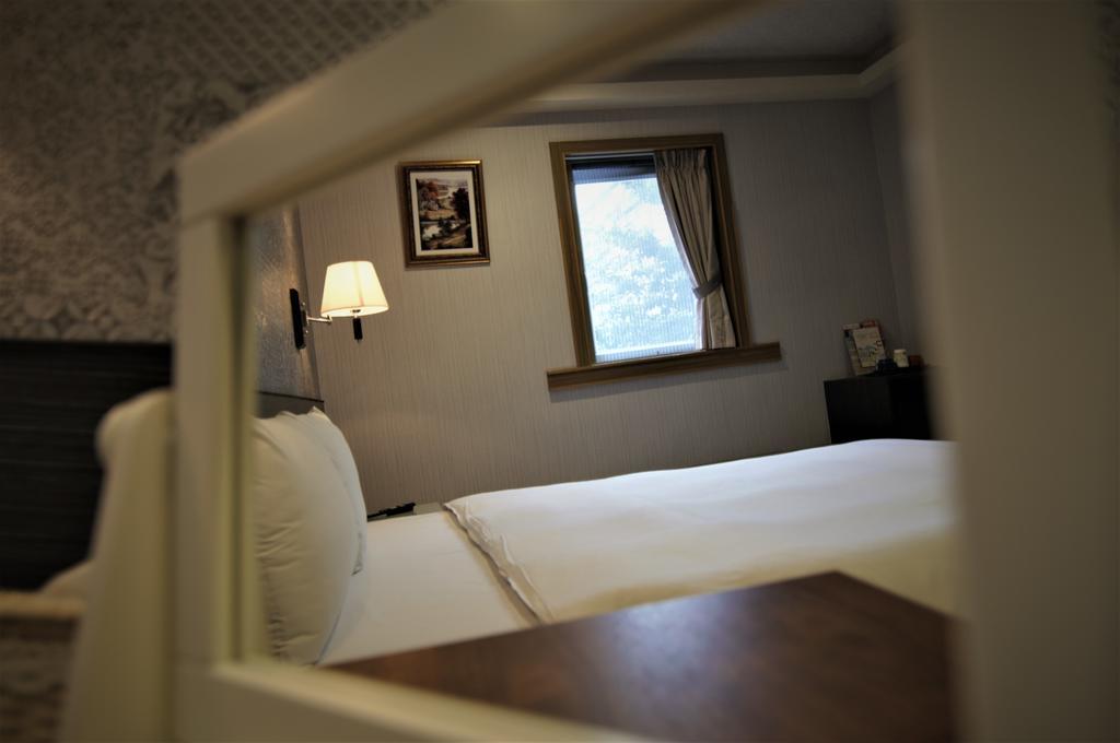 泊居旅店 Oursinn Hotel Taipei Exterior photo